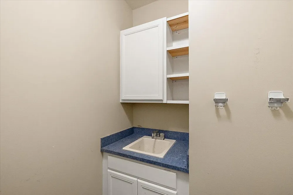48973 Woodson Way Canton, MI 48187