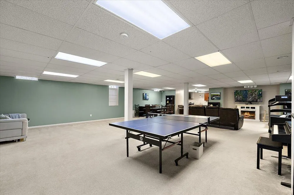 48973 Woodson Way Canton, MI 48187