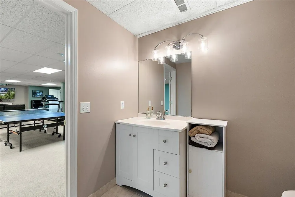 48973 Woodson Way Canton, MI 48187