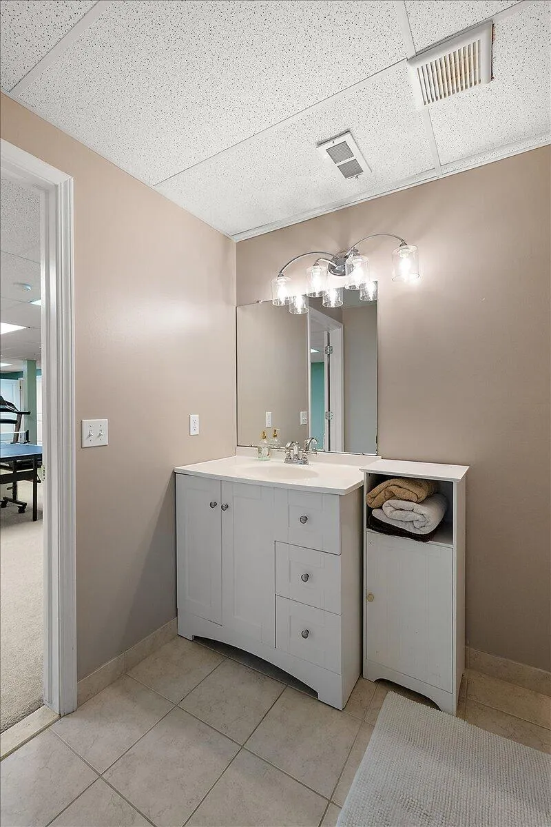 48973 Woodson Way Canton, MI 48187