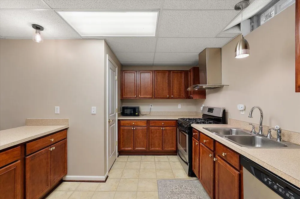 48973 Woodson Way Canton, MI 48187