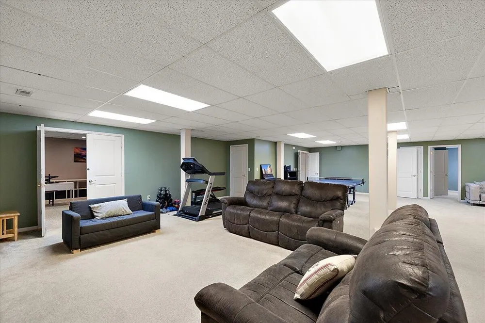 48973 Woodson Way Canton, MI 48187