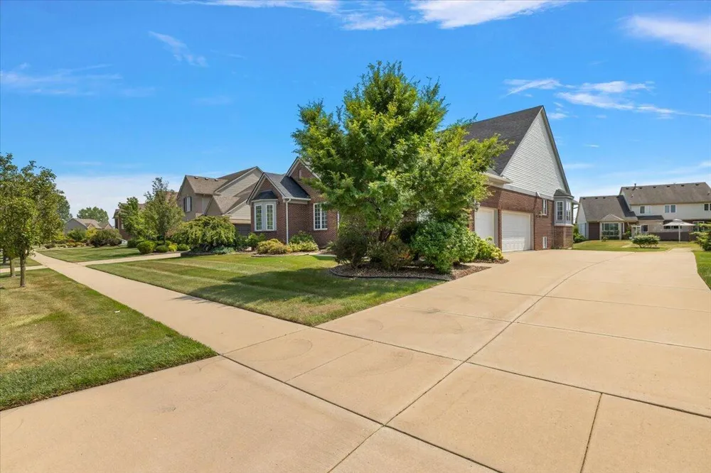 48973 Woodson Way Canton, MI 48187