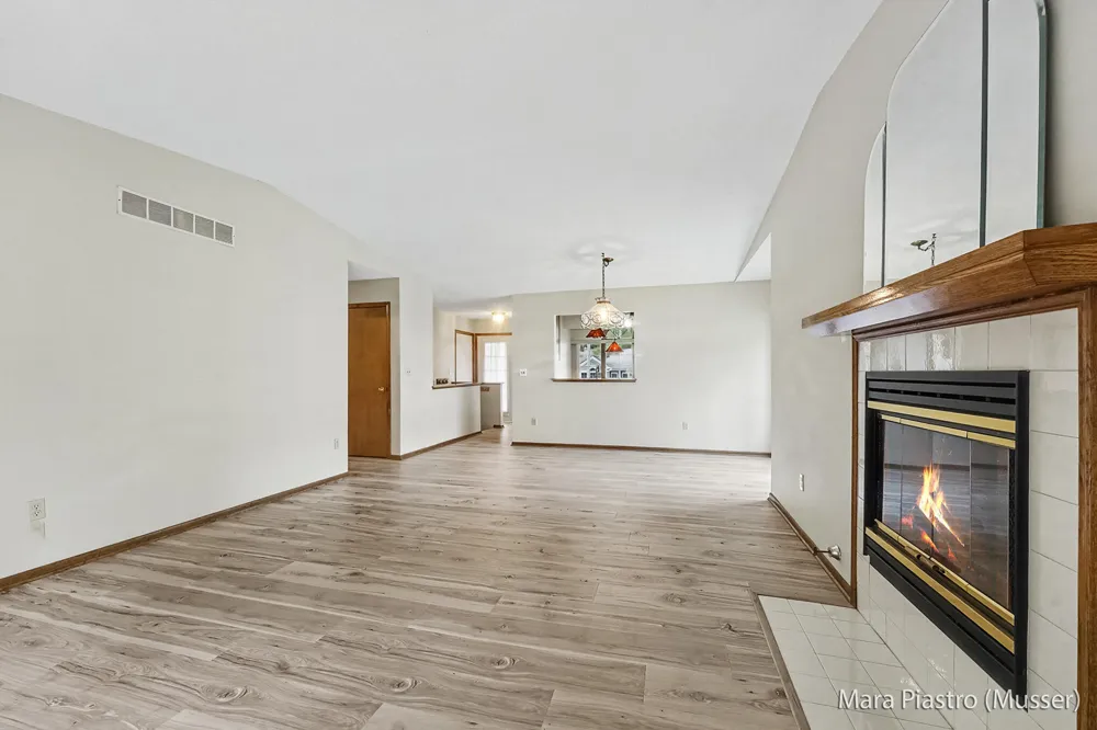3336 Woodwind Drive NE #32 Grand Rapids, MI 49525