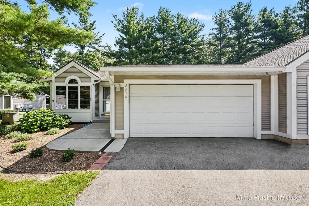 3336 Woodwind Drive NE #32 Grand Rapids, MI 49525