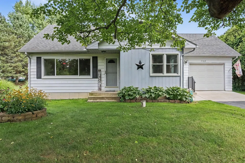 7708 41st Street Augusta, MI 49012