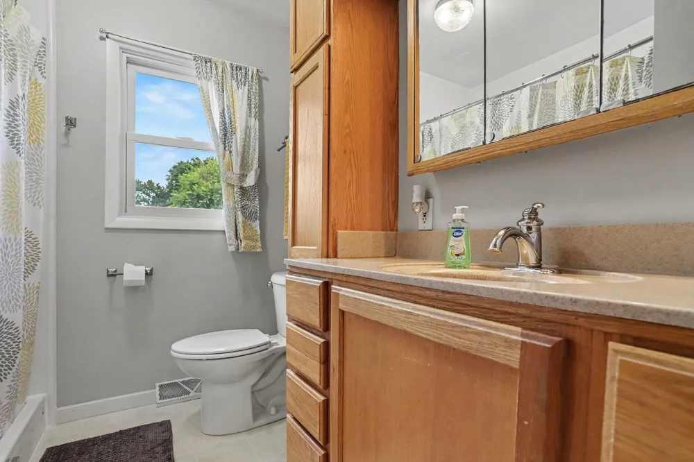 7708 41st Street Augusta, MI 49012
