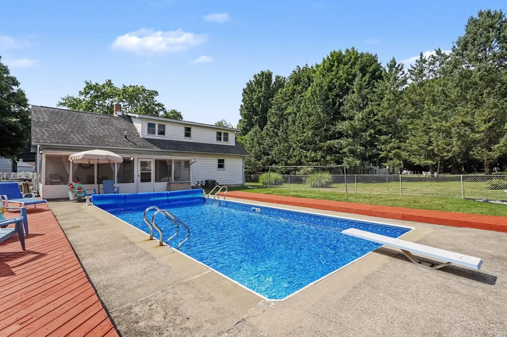 7708 41st Street Augusta, MI 49012