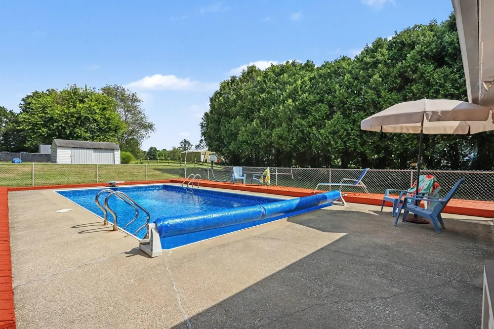 7708 41st Street Augusta, MI 49012