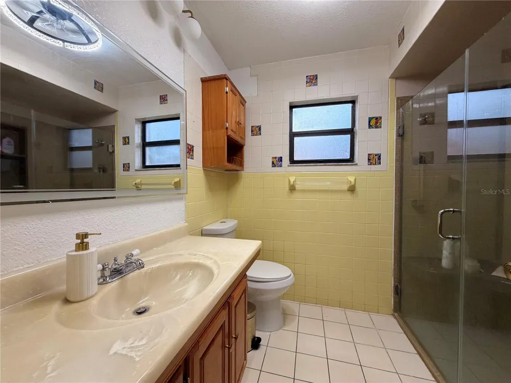 8185 PHILATELIC DRIVE Spring Hill, FL 34606