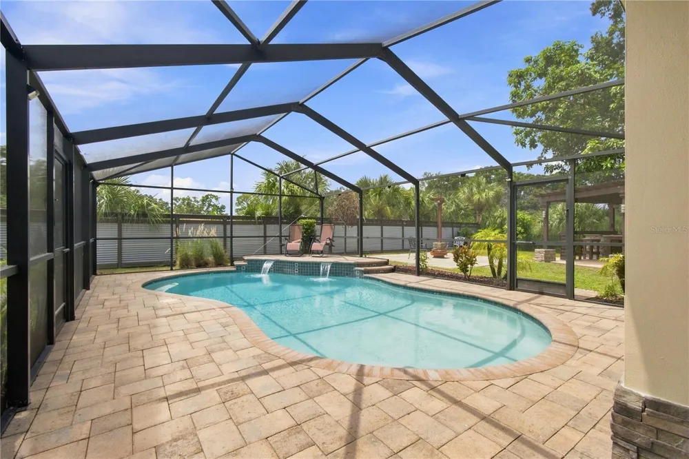 9020 AUBURN WAY Tampa, FL 33615