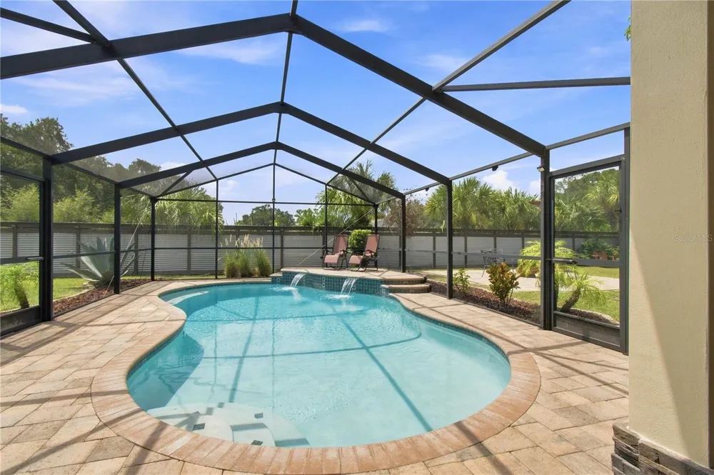 9020 AUBURN WAY Tampa, FL 33615