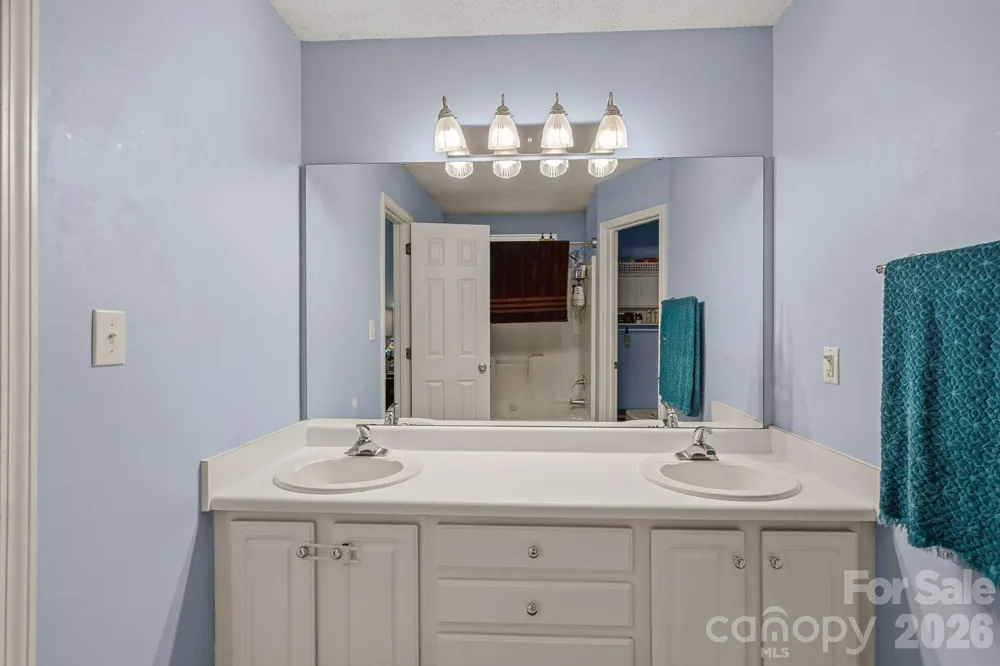 1320 Watts Drive Charlotte, NC 28216