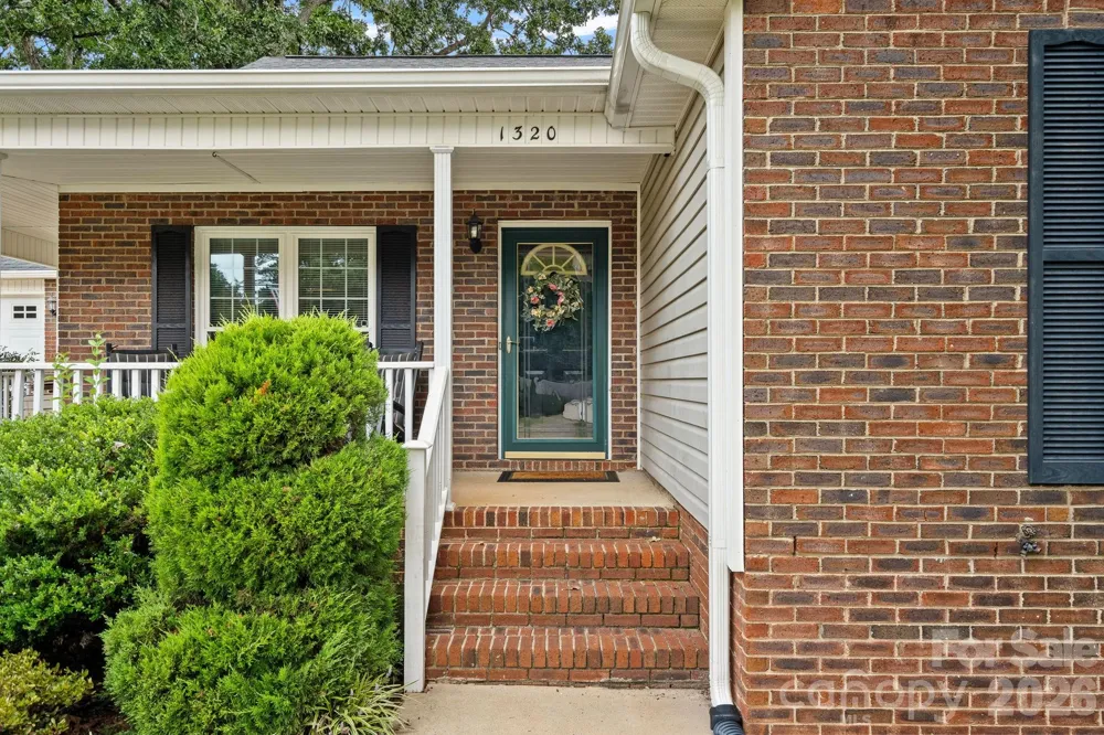 1320 Watts Drive Charlotte, NC 28216