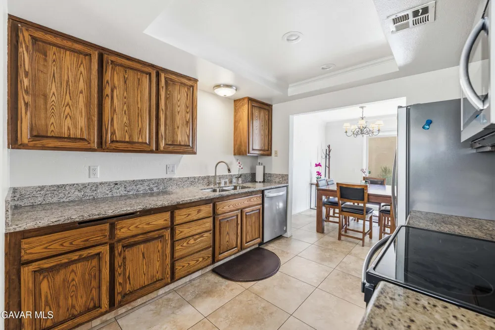42841 15th Street #Unit 6 Lancaster, CA 93534