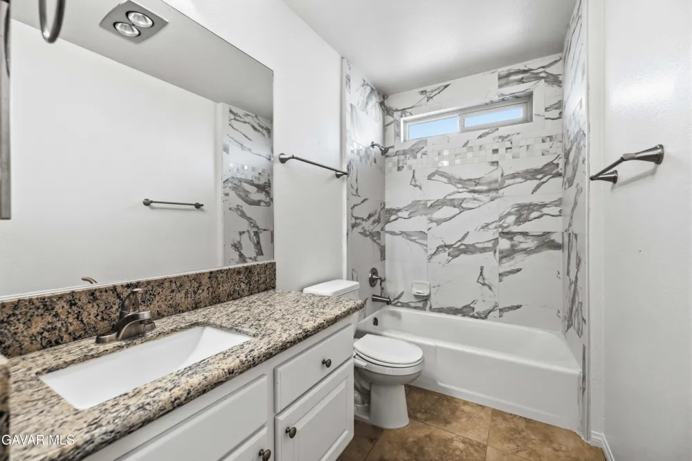 42841 15th Street #Unit 6 Lancaster, CA 93534