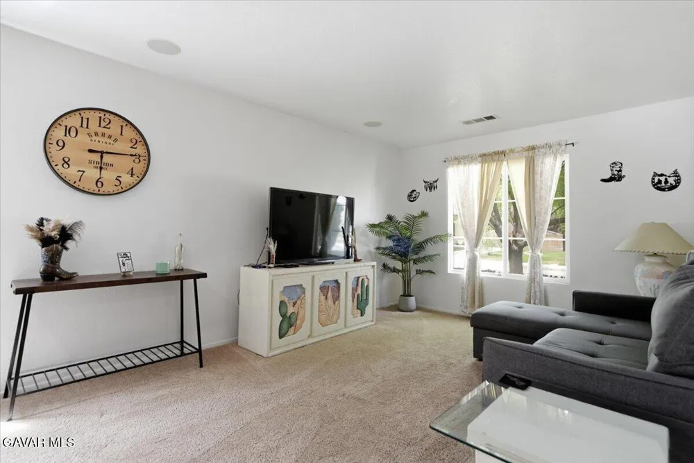 43646 Rialto Drive Lancaster, CA 93535