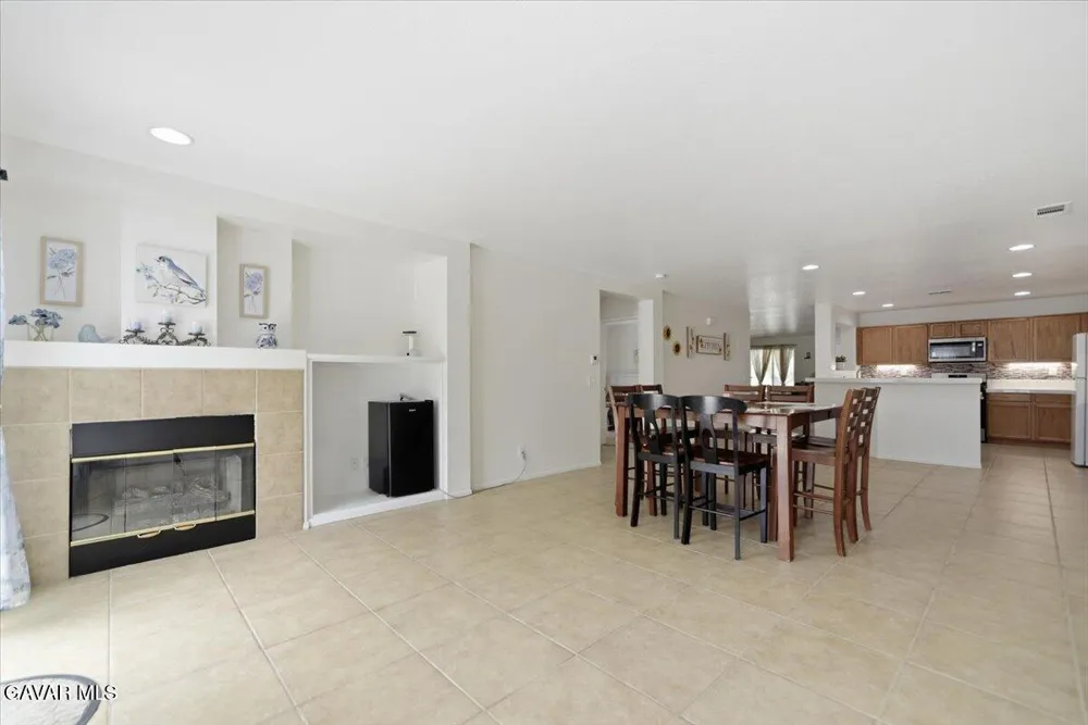 43646 Rialto Drive Lancaster, CA 93535