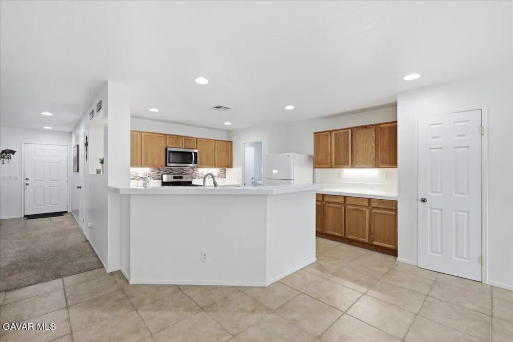 43646 Rialto Drive Lancaster, CA 93535