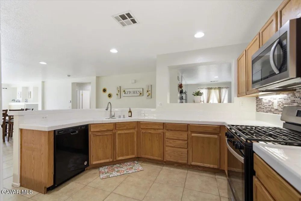 43646 Rialto Drive Lancaster, CA 93535