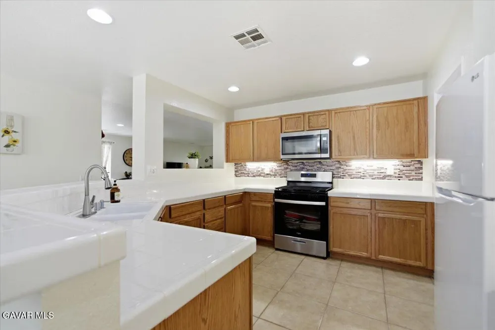 43646 Rialto Drive Lancaster, CA 93535