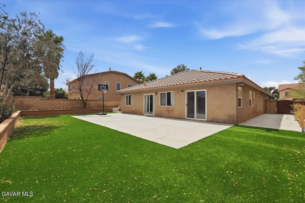 43646 Rialto Drive Lancaster, CA 93535