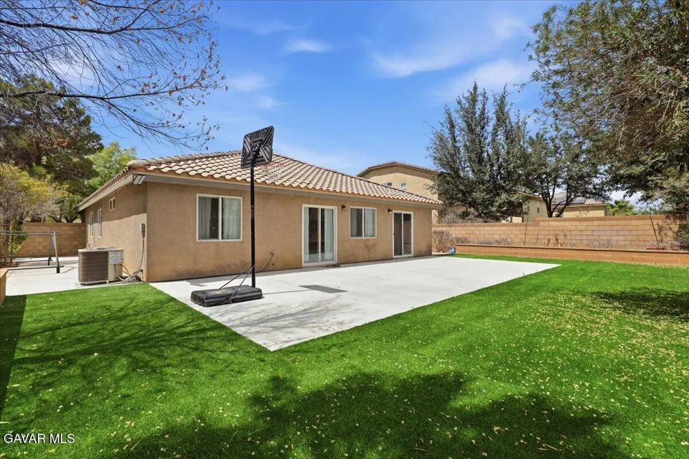 43646 Rialto Drive Lancaster, CA 93535