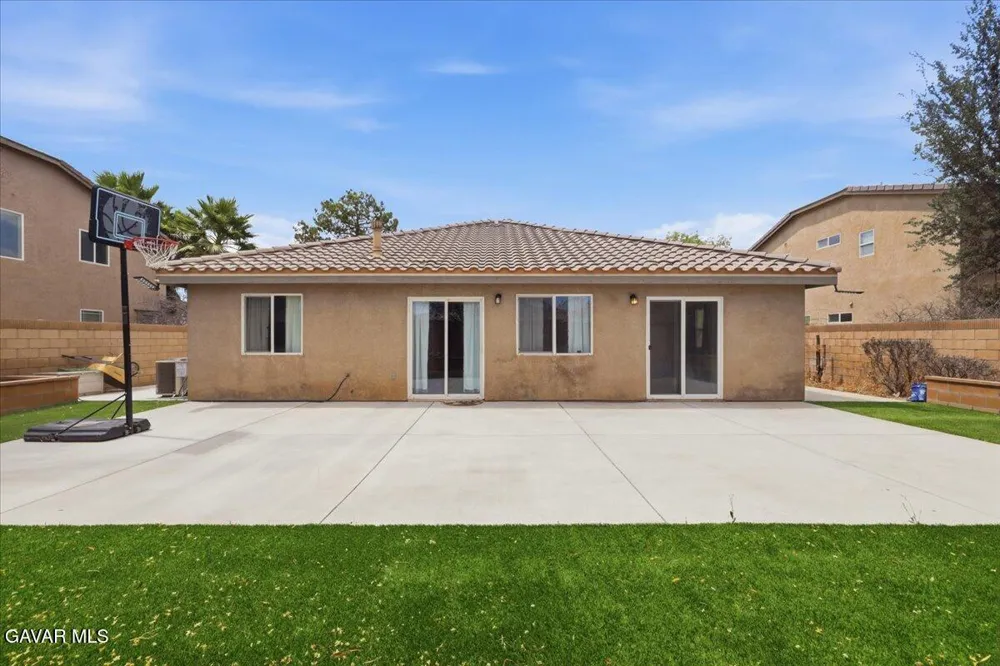 43646 Rialto Drive Lancaster, CA 93535