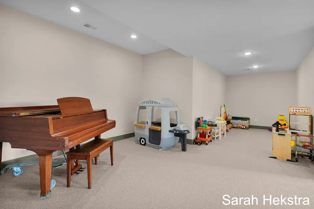 4782 4th Street Caledonia, MI 49316