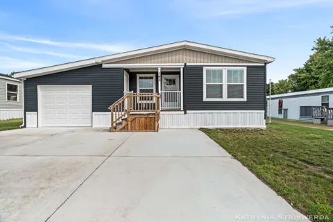 145 W Pin Oak Drive