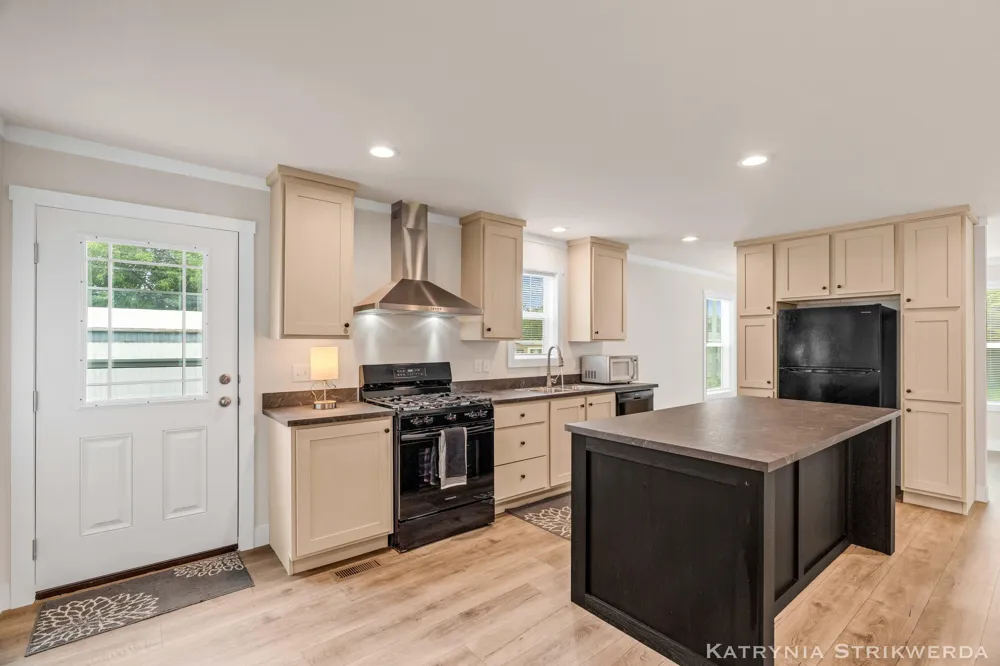 145 W Pin Oak Drive Coopersville, MI 49404
