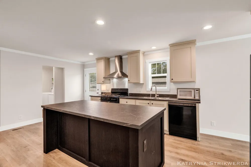 145 W Pin Oak Drive Coopersville, MI 49404