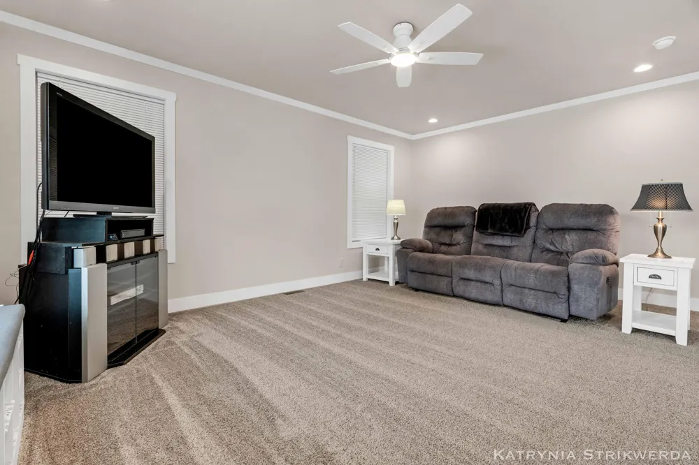 145 W Pin Oak Drive Coopersville, MI 49404
