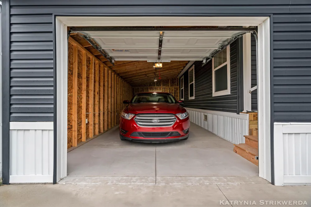 145 W Pin Oak Drive Coopersville, MI 49404