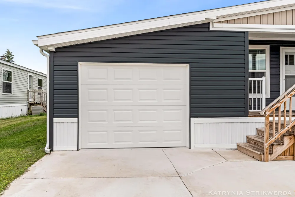 145 W Pin Oak Drive Coopersville, MI 49404