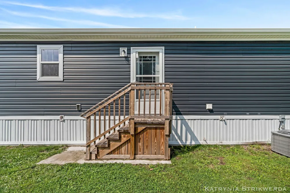 145 W Pin Oak Drive Coopersville, MI 49404