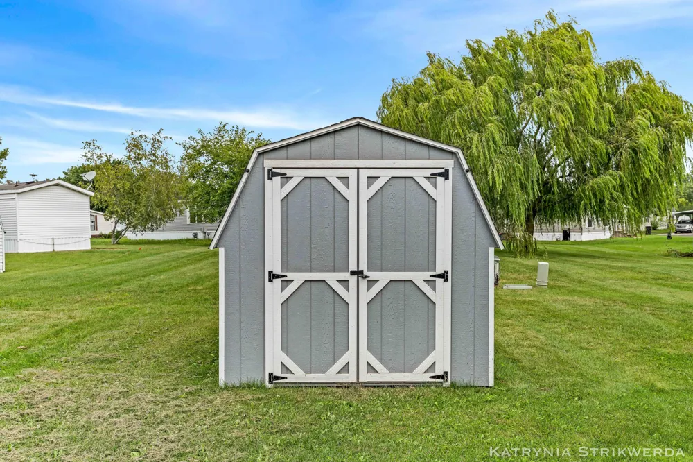 145 W Pin Oak Drive Coopersville, MI 49404