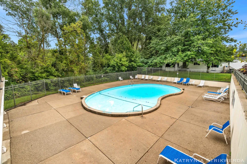 145 W Pin Oak Drive Coopersville, MI 49404