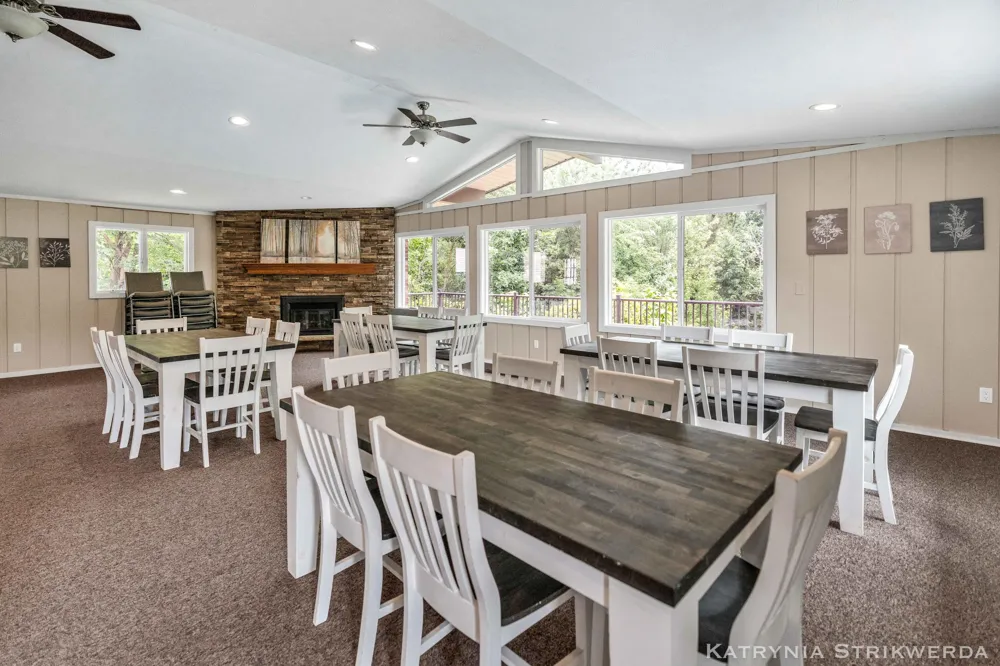 145 W Pin Oak Drive Coopersville, MI 49404