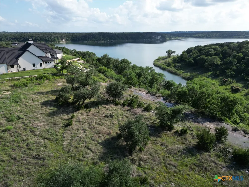 215 Lakeview Drive Morgans Point Resort, TX 76513