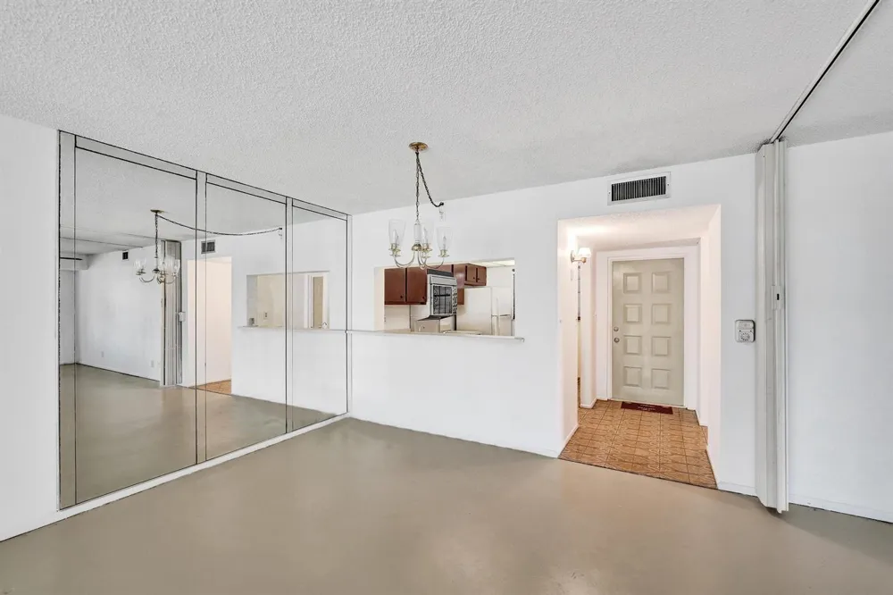 1811 SABAL PALM DRIVE #203 Davie, FL 33324