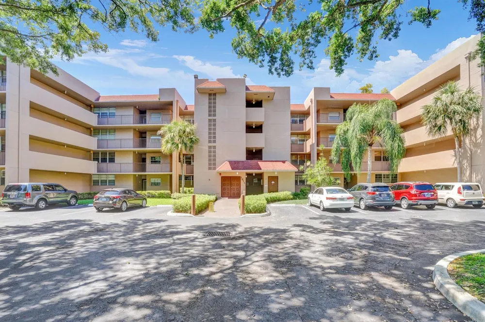 1811 SABAL PALM DRIVE #203 Davie, FL 33324