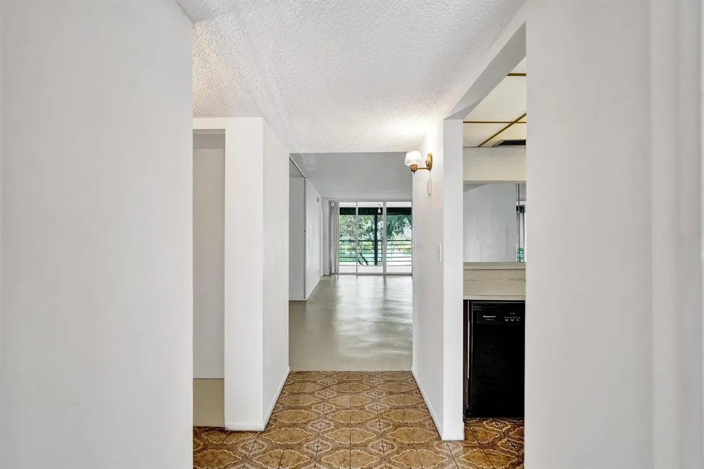 1811 SABAL PALM DRIVE #203 Davie, FL 33324