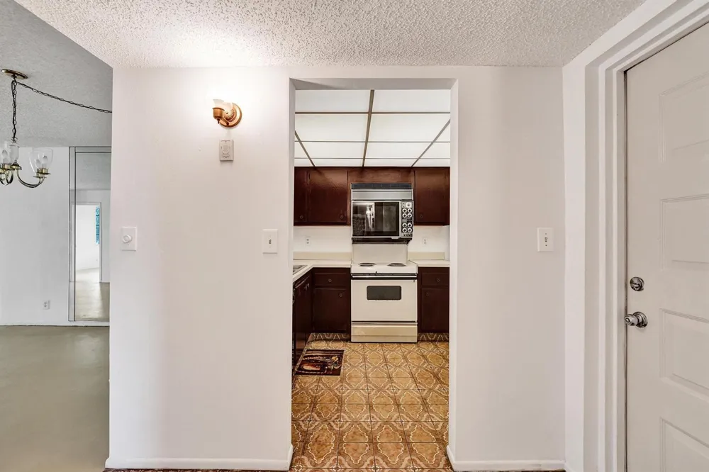 1811 SABAL PALM DRIVE #203 Davie, FL 33324