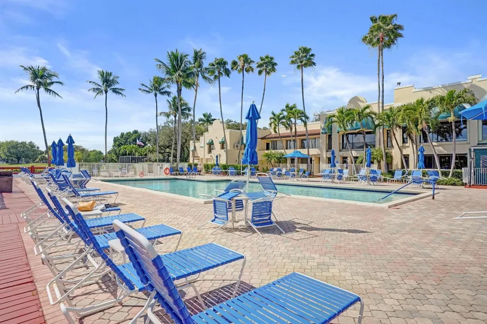 1811 SABAL PALM DRIVE #203 Davie, FL 33324
