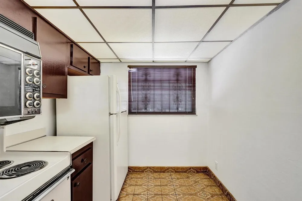 1811 SABAL PALM DRIVE #203 Davie, FL 33324