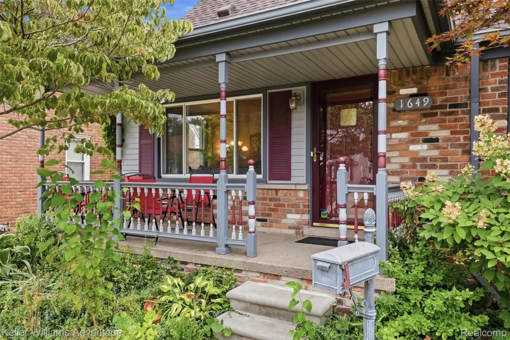 1649 Hollywood Street Dearborn City, MI 48124