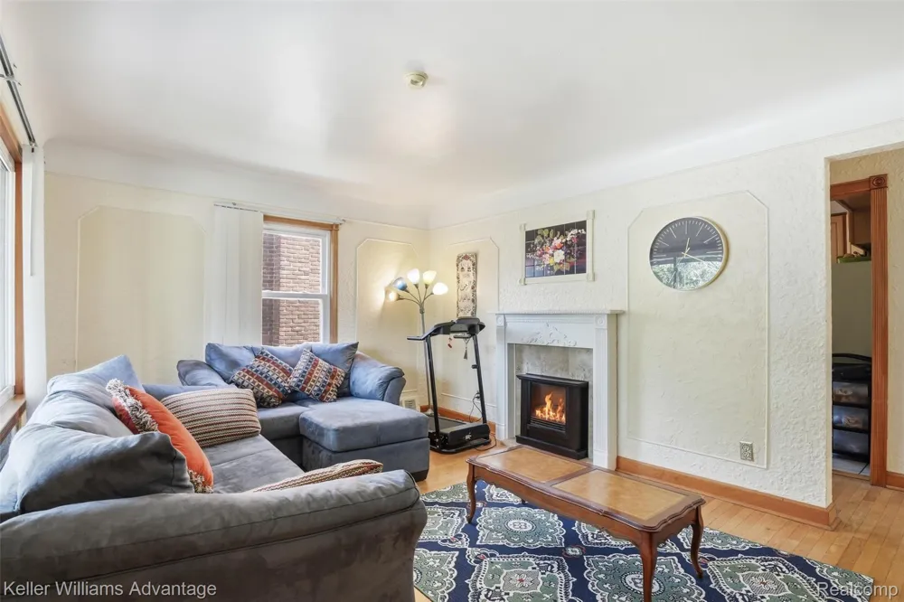 1649 Hollywood Street Dearborn City, MI 48124