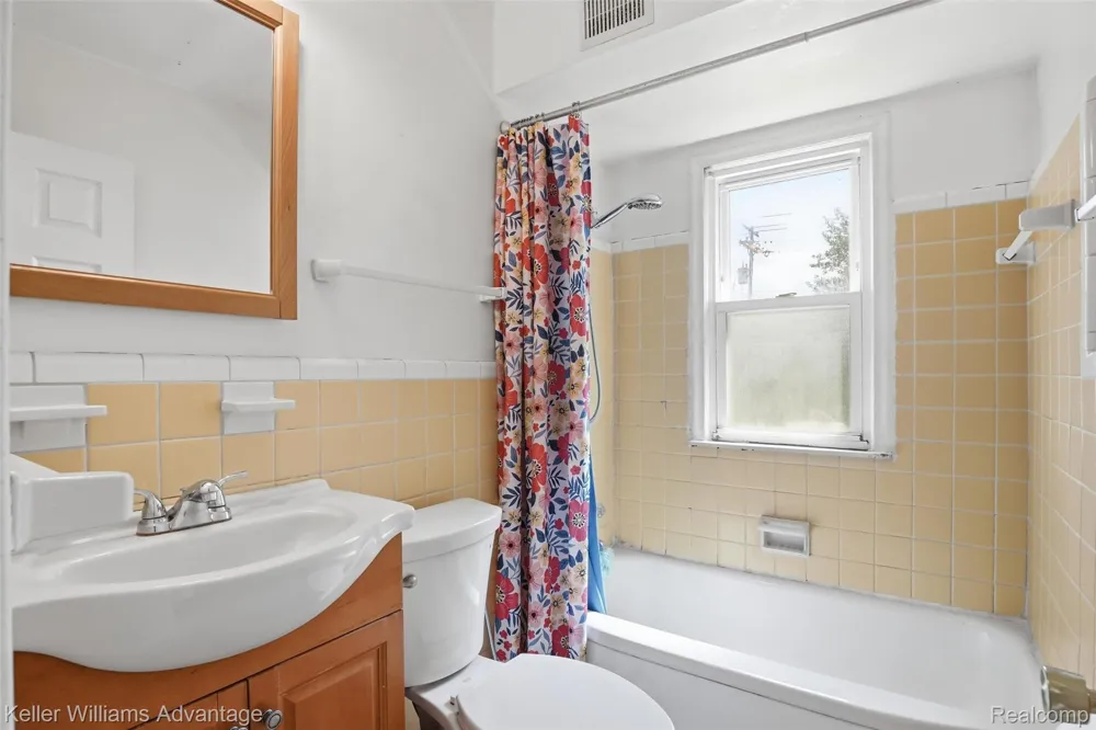 1649 Hollywood Street Dearborn City, MI 48124