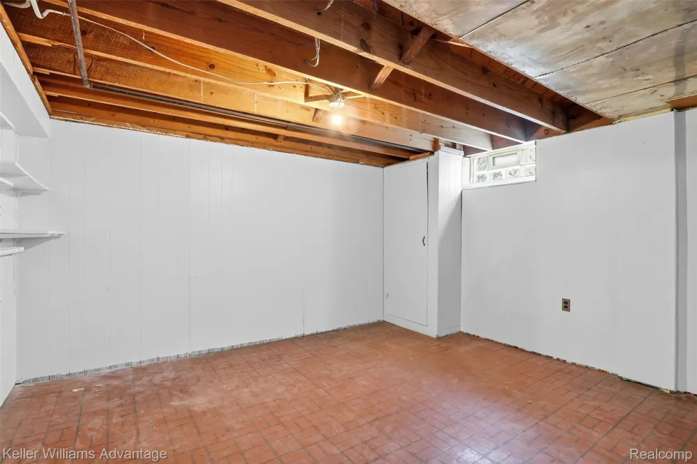 1649 Hollywood Street Dearborn City, MI 48124